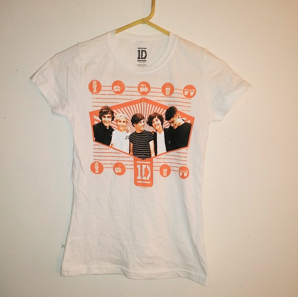 NWOT Juniors Small 1D One Direction T Shirt